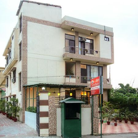 Oyo 10425 Queens Pearl Inn Дехрадун Екстериор снимка