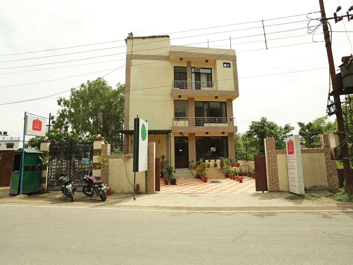 Oyo 10425 Queens Pearl Inn Дехрадун Екстериор снимка