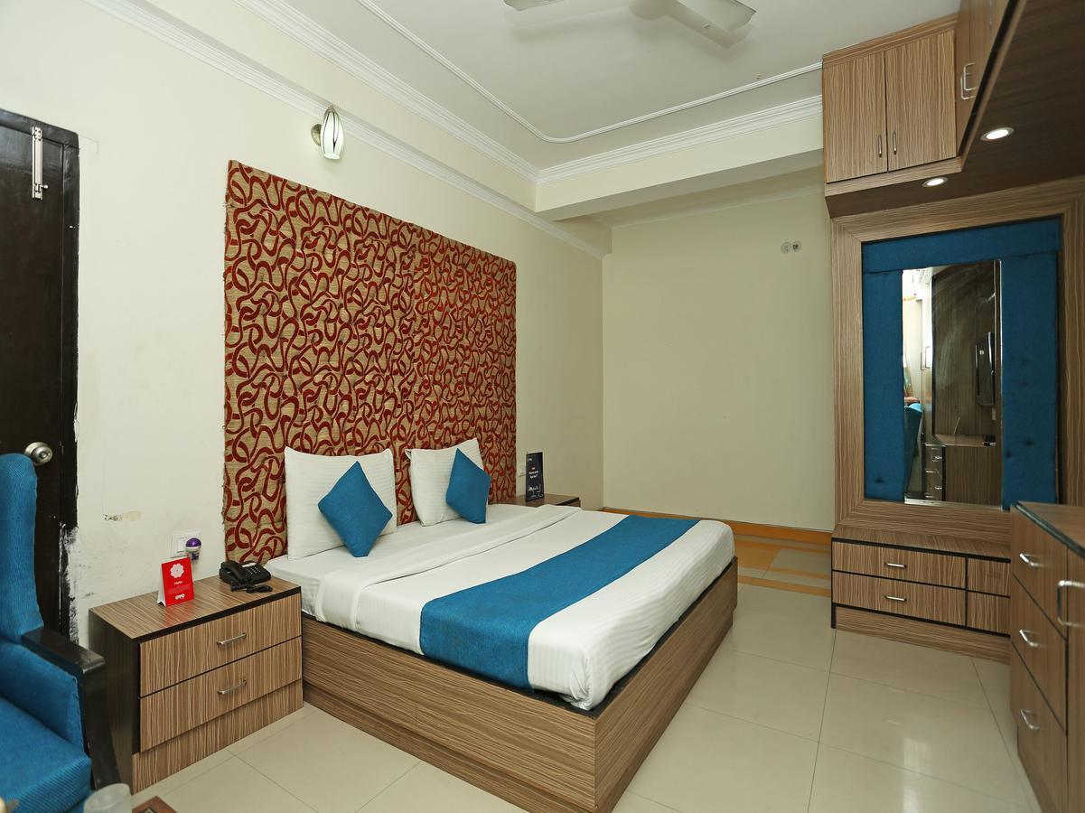 Oyo 10425 Queens Pearl Inn Дехрадун Екстериор снимка