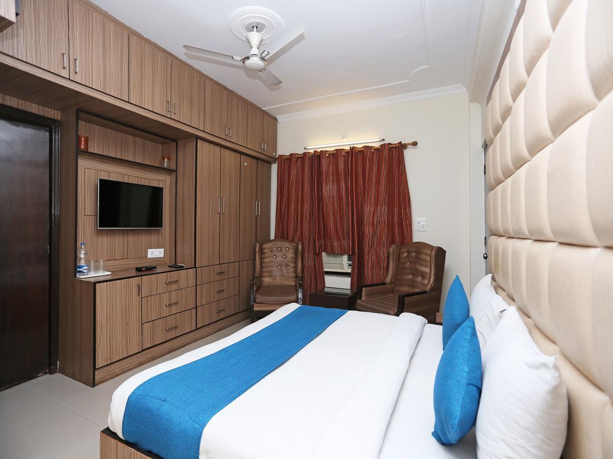 Oyo 10425 Queens Pearl Inn Дехрадун Екстериор снимка