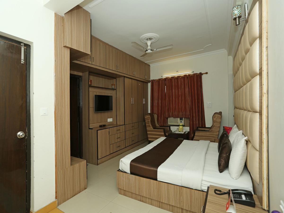 Oyo 10425 Queens Pearl Inn Дехрадун Екстериор снимка